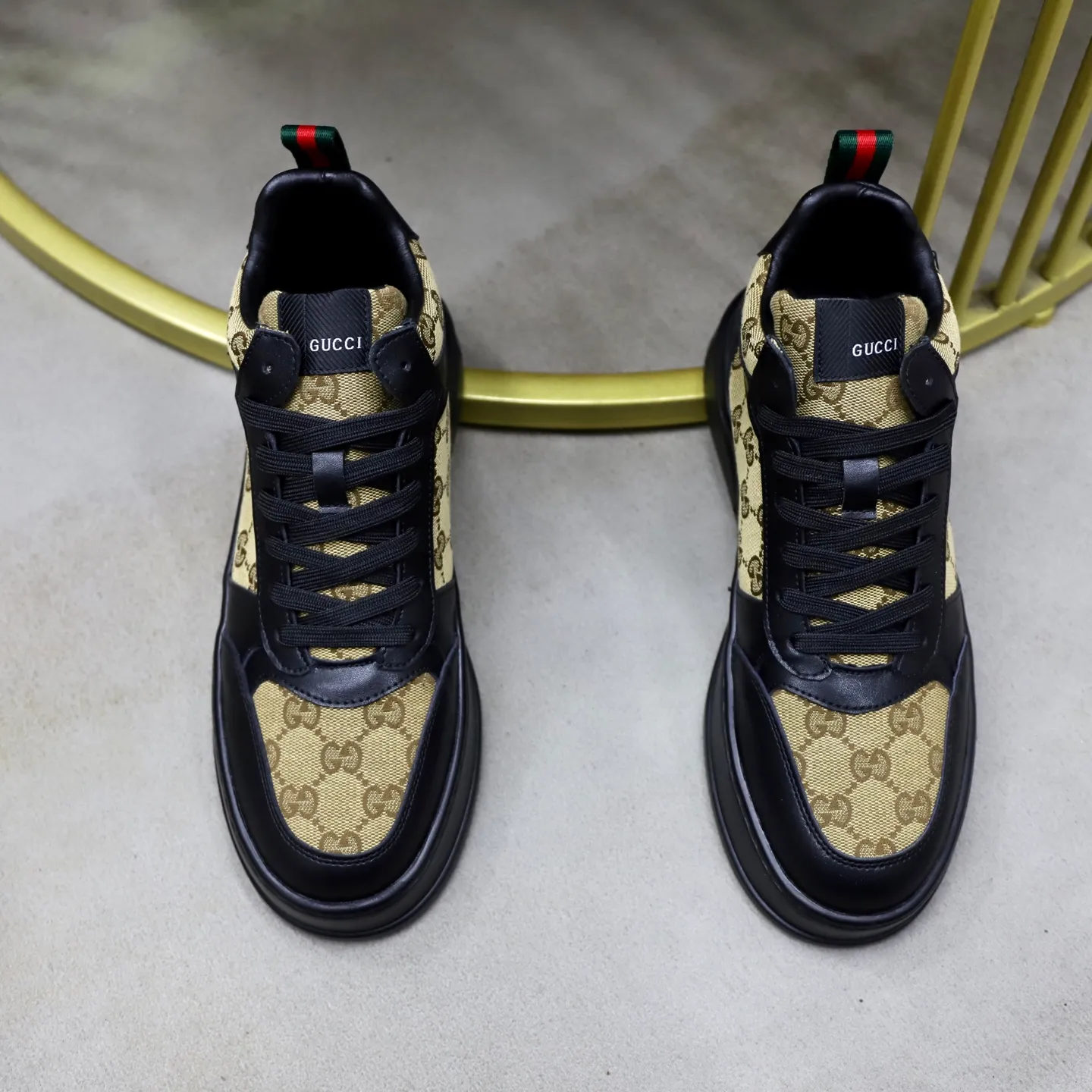 Ex-factory price: 442💰🙅‍♂️🙅‍♂️🙅‍♂️ Brand: GUCCI Standard code: 38-44 (45 customized) Grade: Same as the official website Material: Original cowhide material spliced with brand cloth Comfortable and breathable lining Lightweight and wear-resistant sports outsole Style category: Men's fashionable casual shoes Running sports shoes Distinguished luxury brand elements Top luxury color: actual picture color